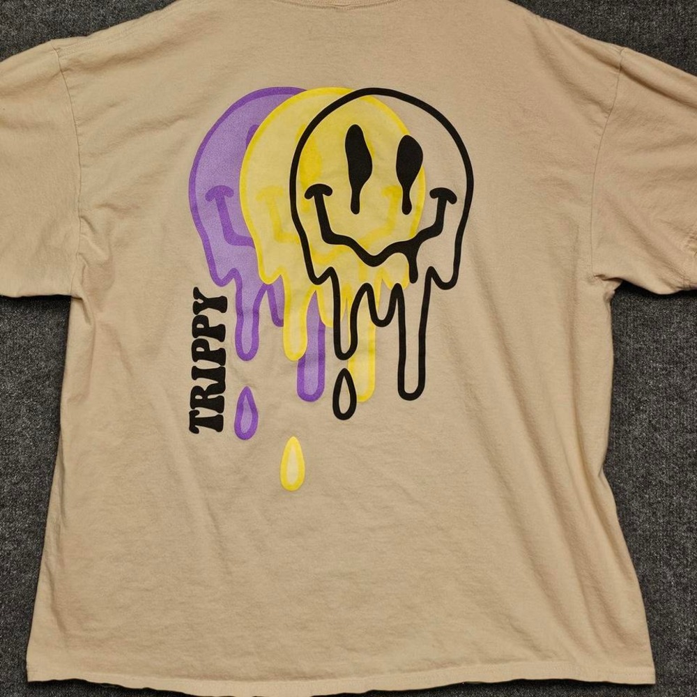 Popular Poison Cream‎ and Purple Trapstar T-shirt